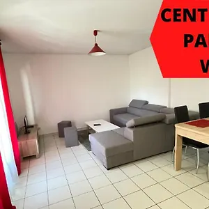 Superbe T2 à Deux Pas De La Gare Avec Parking! Appartement Annecy